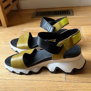 WOMEN'S KINETIC™ IMPACT Y-STRAP HIGH SANDAL